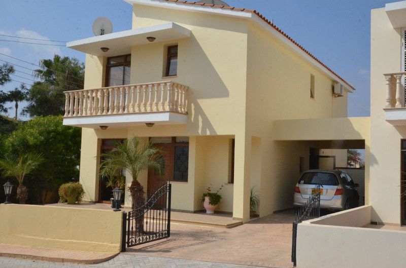 Detached 4 Bedroom Link-Detached House in Paralimni properties for sale in cyprus
