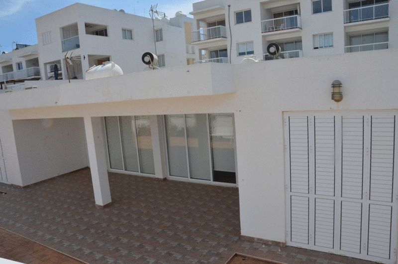 Spacious 3-Bed Semi-Detached Bungalow properties for sale in cyprus