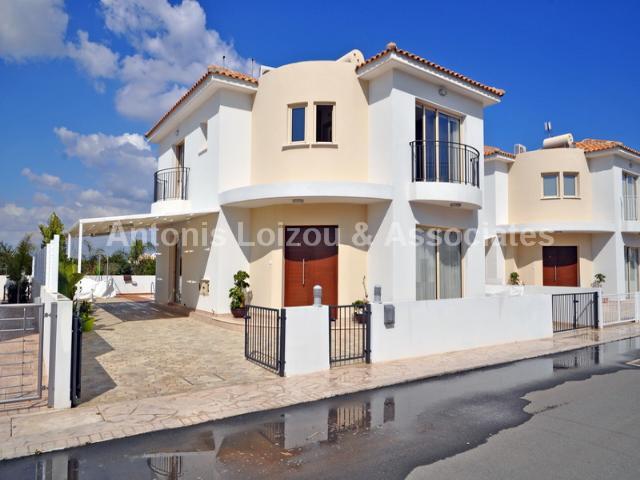 Three Bedroom Detached House with Swimming Pool in Pernera
