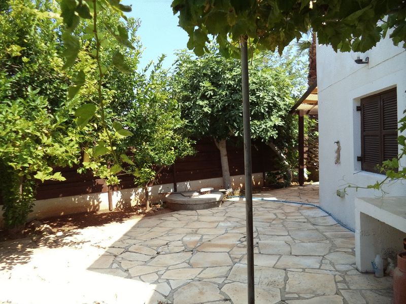 4 Bedroom Villa with Title Deeds Below Market Value properties for sale in cyprus