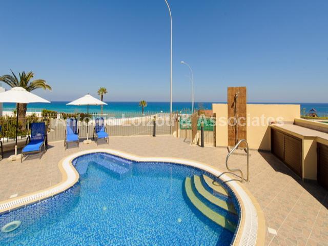 Four Bedroom Sea Front Detached Villa with Pool