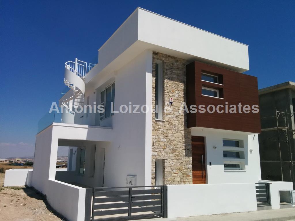 Detached House in Larnaca (Dromolaxia) for sale