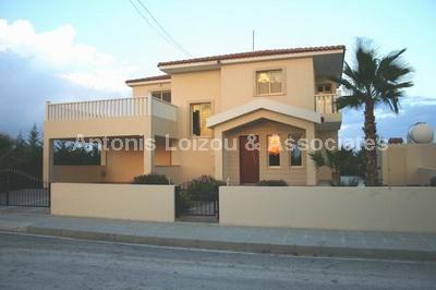 Villa in Larnaca (Mazotos) for sale