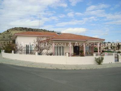 Detached Bungalo in Larnaca (Oroklini) for sale