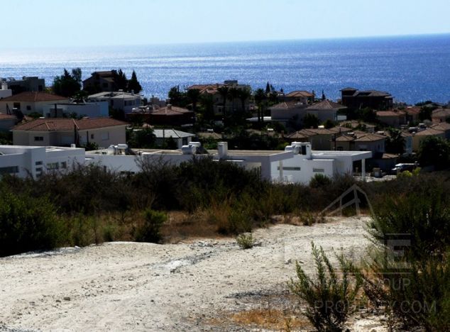 Sale of villa, 3,140 sq.m. in area: Agios Tychonas -