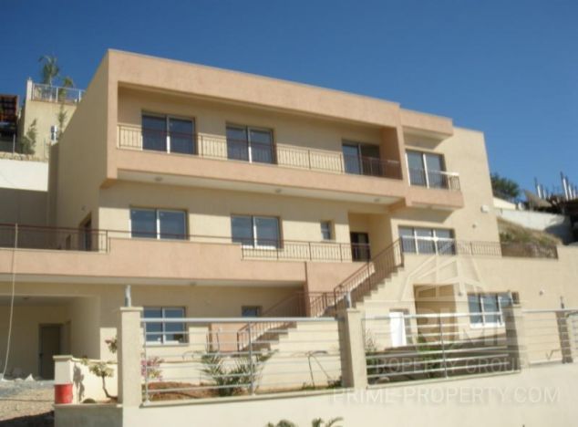 Sale of villa, 520 sq.m. in area: Agios Tychonas - properties for sale in cyprus