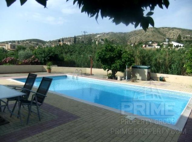 Villa in Limassol (Akrounta Village) for sale