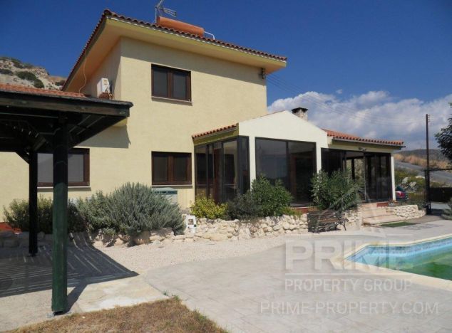 Villa in Limassol (Akrounta Village) for sale