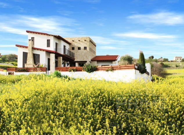 Villa in Limassol (Anogyra) for sale