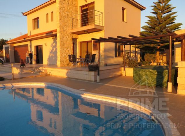 Villa in Limassol (Episkopi) for sale