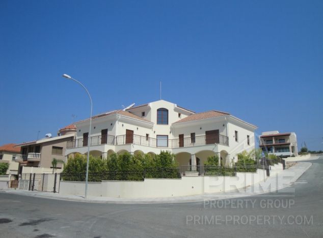 Sale of villa, 1,000 sq.m. in area: Germasogeia Village -