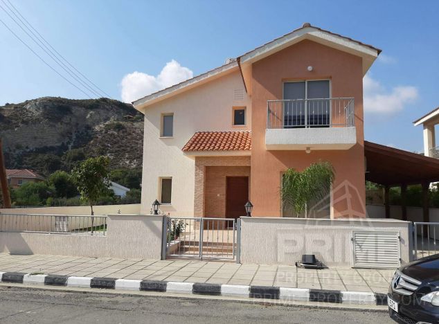 Villa in Limassol (Kalavasos) for sale