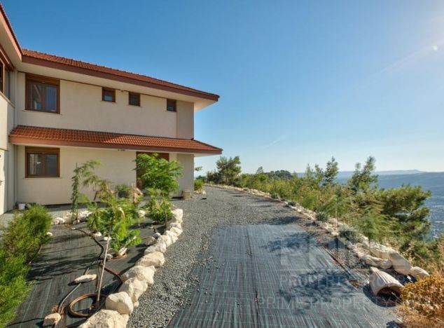 Villa in Limassol (Korfi) for sale