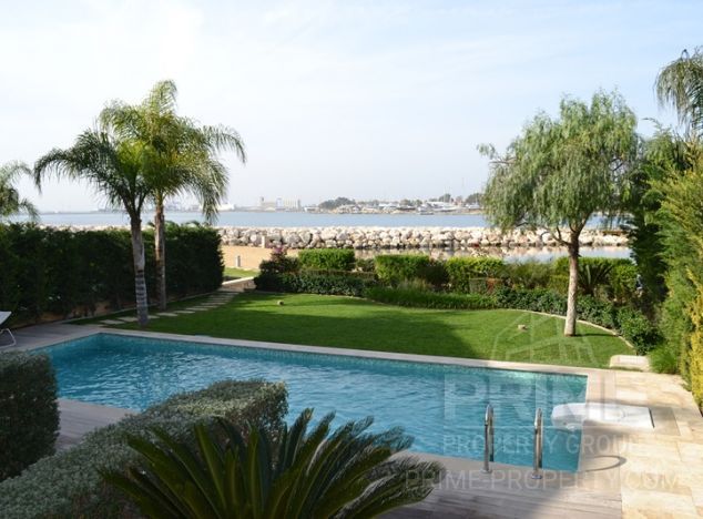 Sale of villa in area: Limassol Marina -