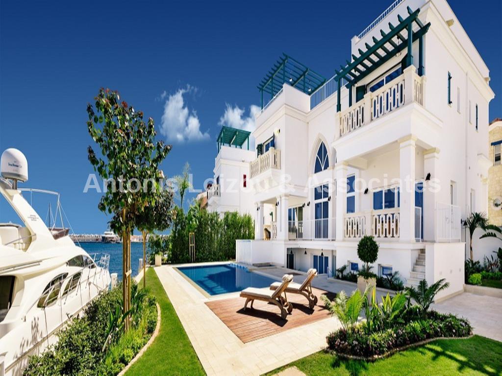 Three Bedroom Sea front Apatment properties for sale in cyprus