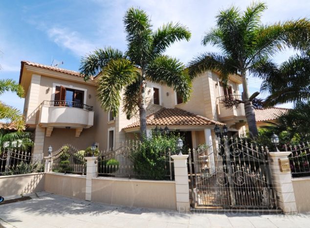 Sale of villa, 230 sq.m. in area: Mersinies - properties for sale in cyprus