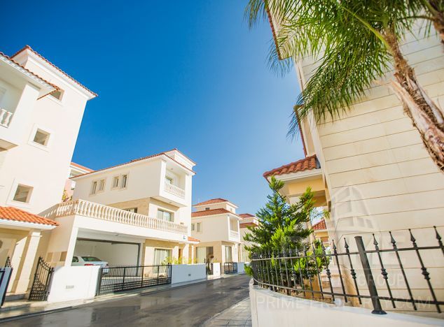 Villa in Limassol (Mouttagiaka) for sale
