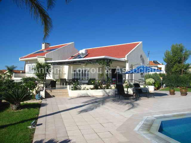 Detached Villa in Limassol (Paramali) for sale