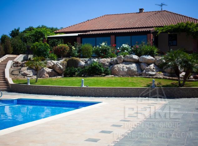 Sale of bungalow, 180 sq.m. in area: Pareklissia - properties for sale in cyprus