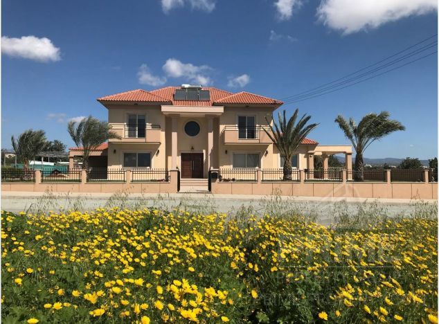 Villa in Limassol (Ypsonas) for sale