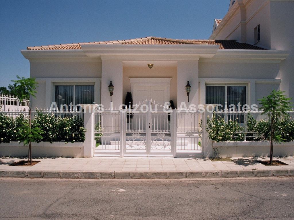 6 Bedroom Villa with swimming pool in Engomi properties for sale in cyprus