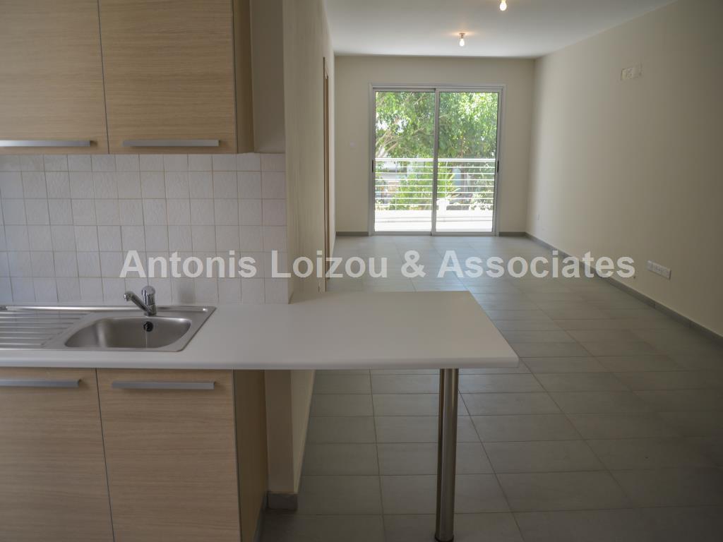 2 Bedroom Apartment with full bath and guest w/c
