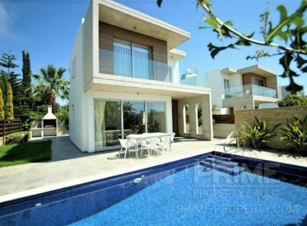 Sale of villa in area: Coral Bay -
