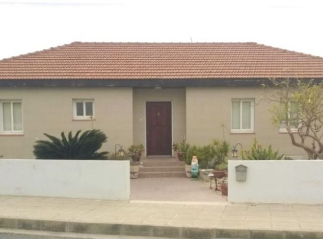 Bungalow in Paphos (Konia) for sale