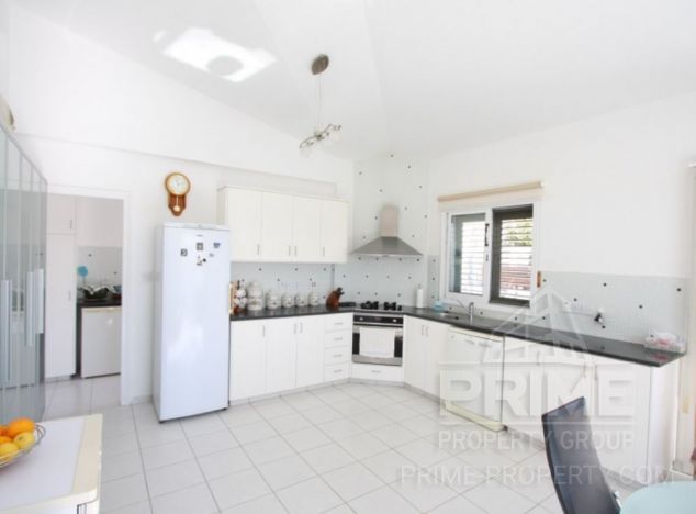 Bungalow in Paphos (Mesa Chorio) for sale