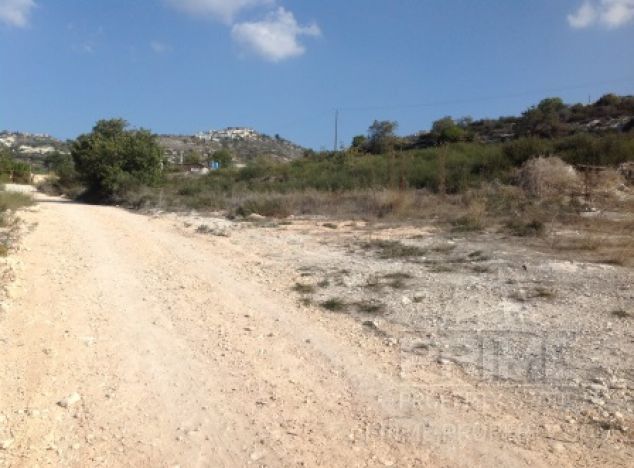 Land in Paphos (Mesogi) for sale