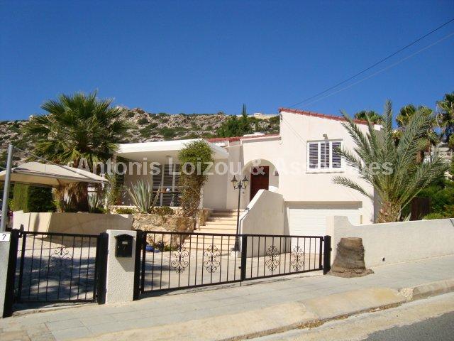 Detached Bungalo in Paphos (Peyia) for sale