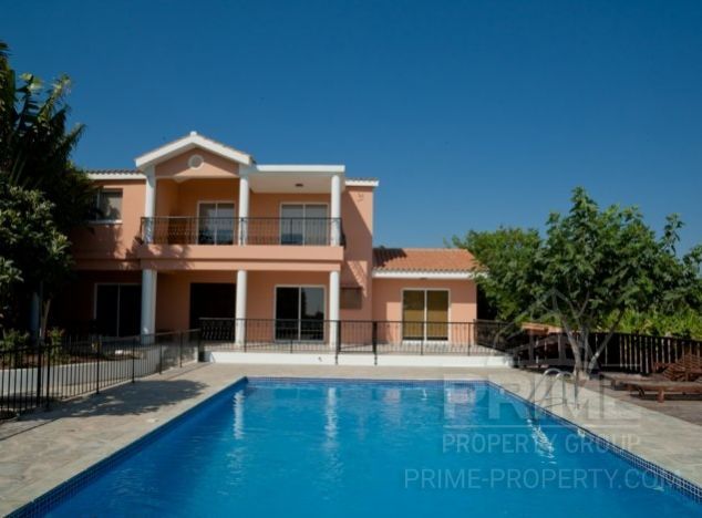 Villa in Paphos (Sea Caves) for sale