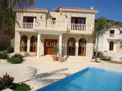 Detached House in Paphos (Stroumpi) for sale