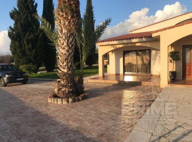 Sale of villa, 400 sq.m. in area: Tala - properties for sale in cyprus