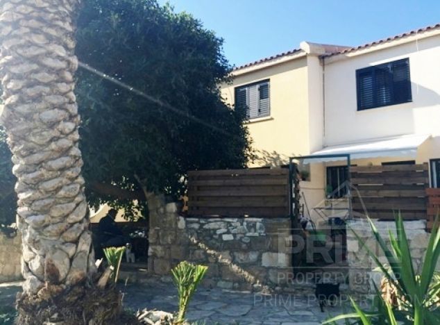 Town house in Paphos (Tombs of the kings) for sale