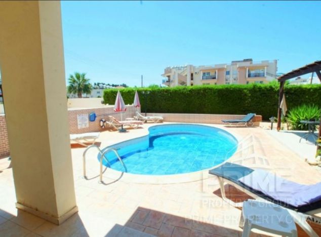 Garden Apartment in Paphos (Universal) for sale