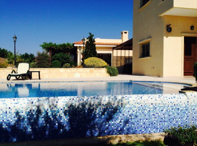 Sale of villa, 420 sq.m. in area: Pissouri - properties for sale in cyprus