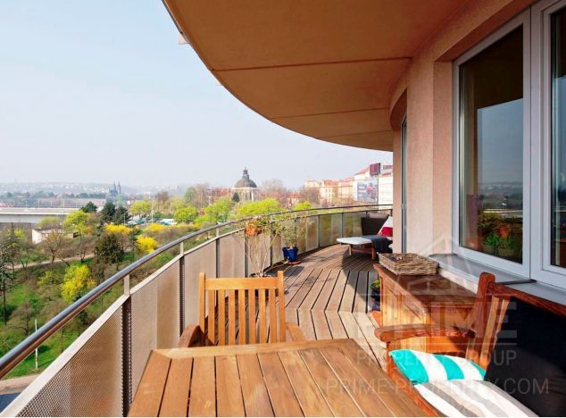 Sale of penthouse, 120 sq.m. in area: Prague 2 -