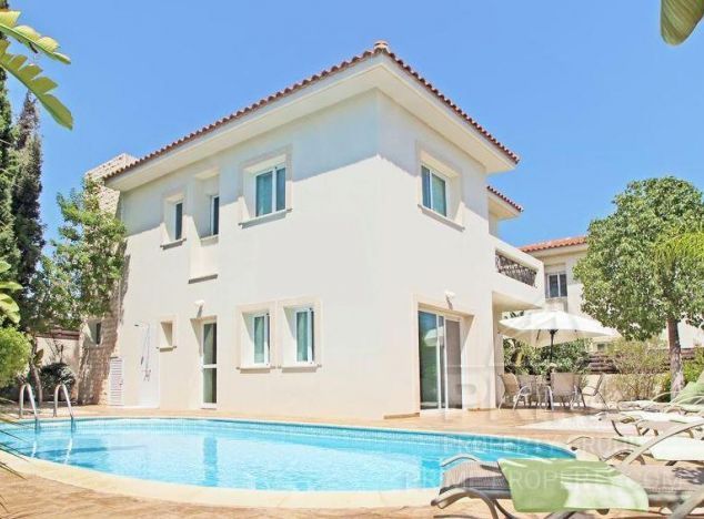 Villa in  (Cavo Greco) for sale