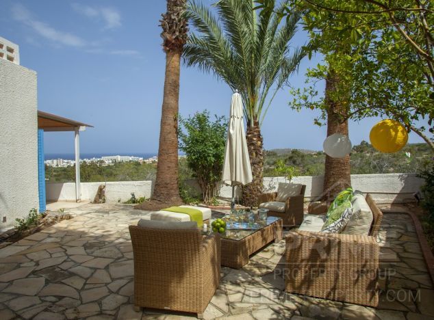 Sale of villa in area: Profitis Ilias -