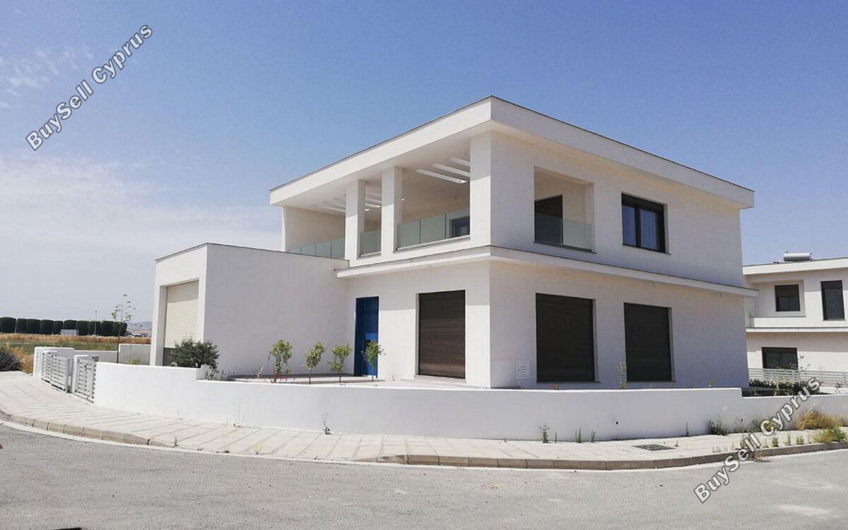 Detached house in Larnaca (Dromolaxia) for sale