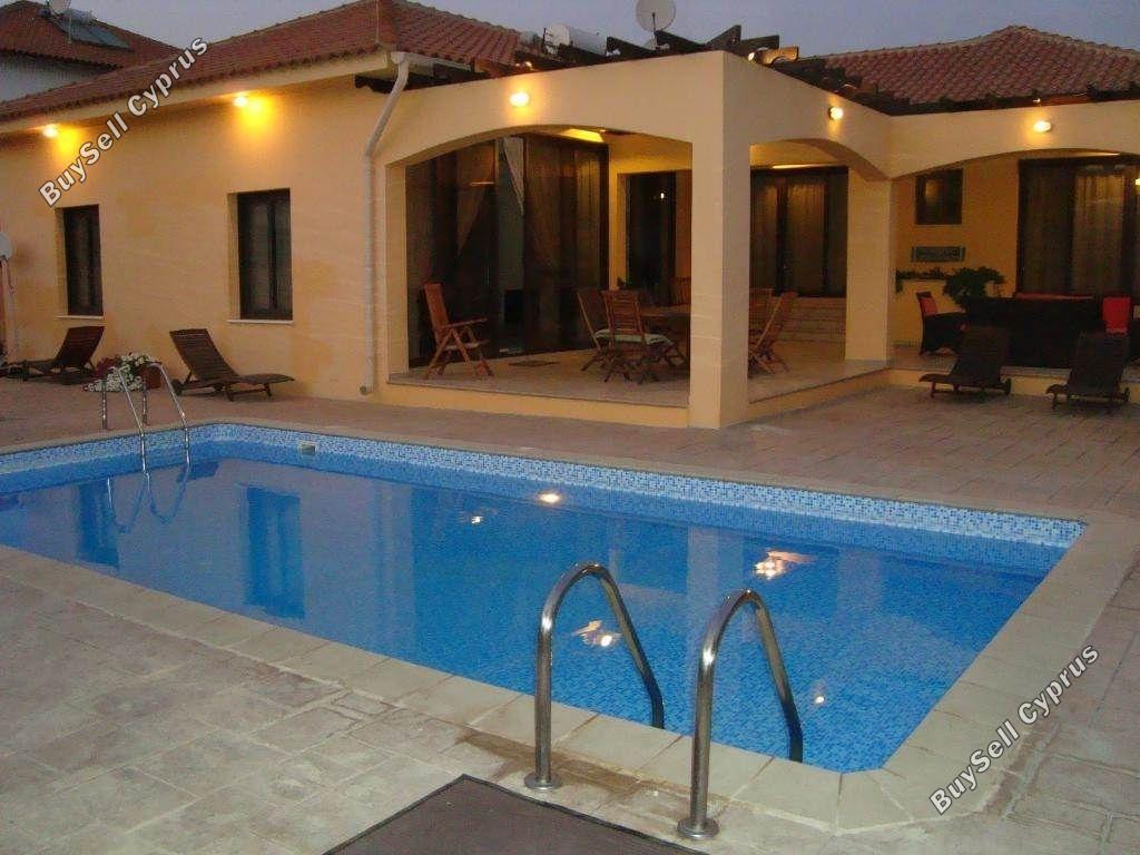 Detached house in Larnaca (Mazotos) for sale